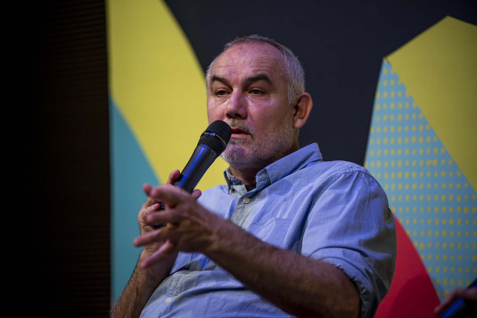 Darvasi László: Szeretek úgy írni, hogy sokszor nyitva marad az ajtó, az ablak