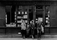 A kor írócelebjei mind ebbe a párizsi könyvesboltba jártak