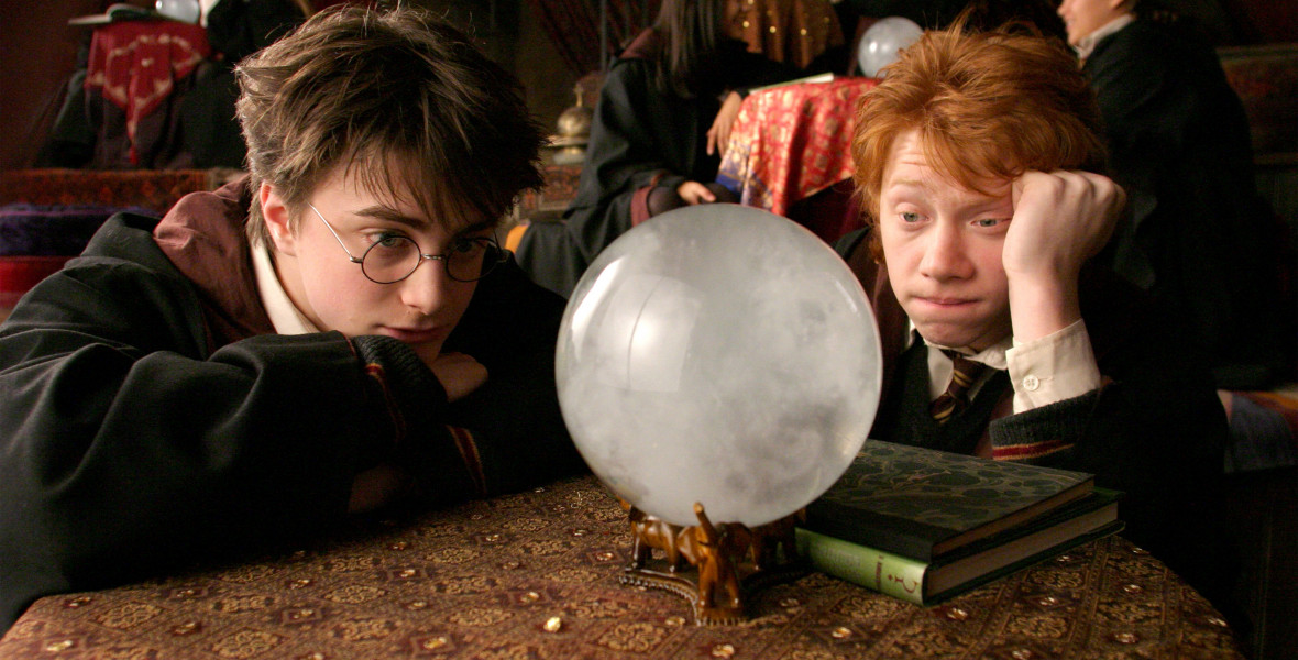 Két évtizeden át a polcon porosodó Harry Potter-könyvek kerülnek kalapács alá