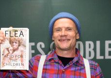 Flea: Az agyam eldobom, szinte LEBEGEK, fénysugarak hatolnak át a testemen