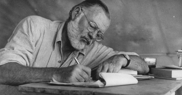 Hemingway regényéhez is figyelmeztetést mellékelnek a legújabb amerikai kiadásban – Könyves magazin
