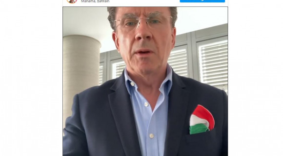 Újra szavalt a volt brit nagykövet: 