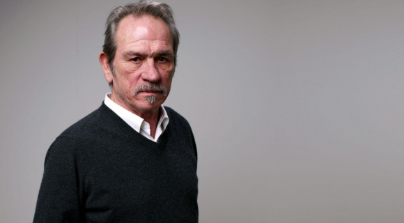 3+1 csodálatos könyves alakítás a 75 éves Tommy Lee Jonestól