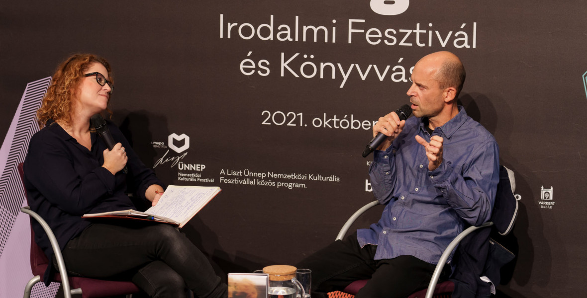 Danyi Zoltán rózsaformára írta a regényét