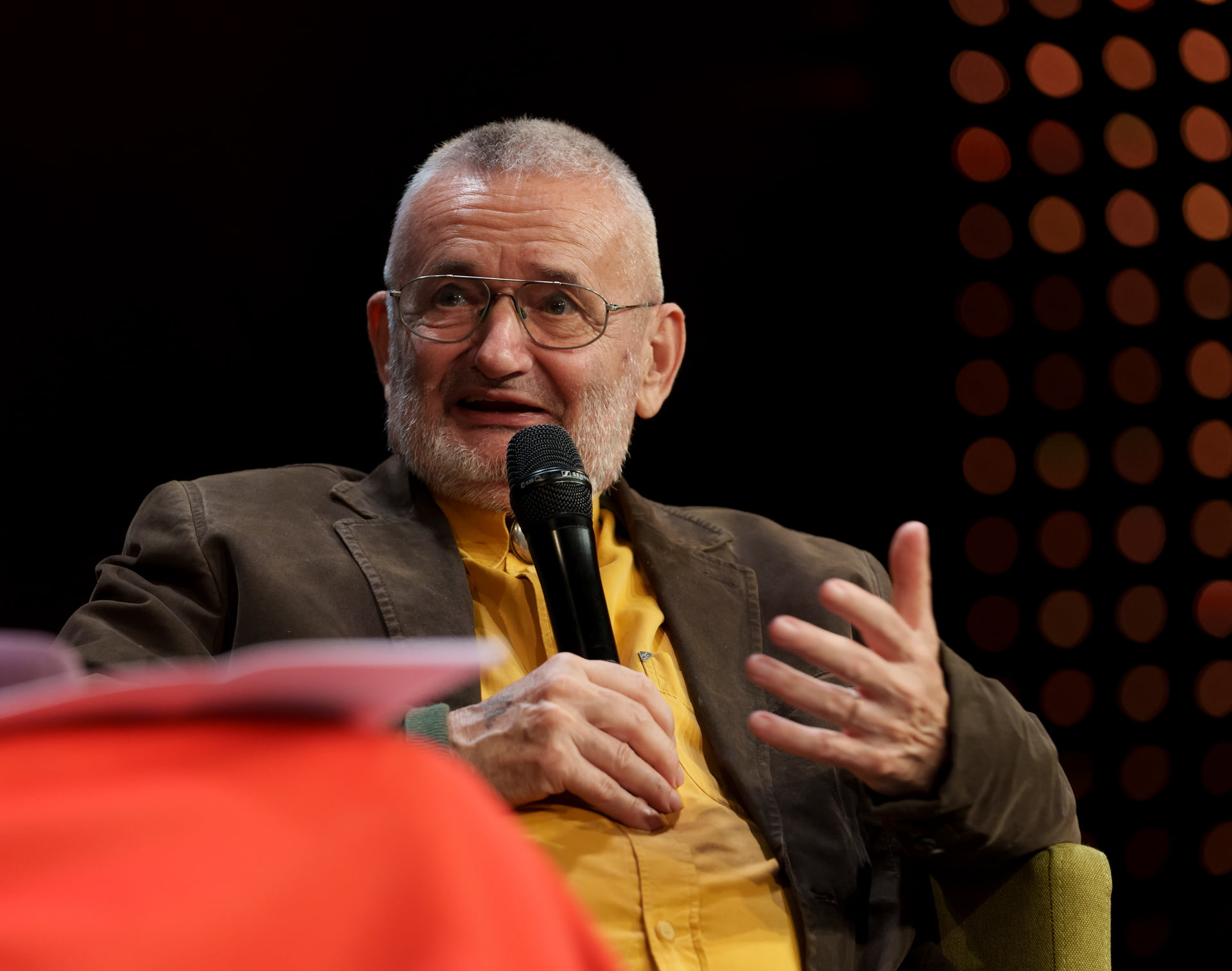 Csányi Vilmos: A vírus jó példa arra, milyenek a hiedelmek