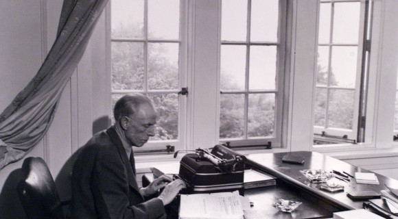 Egry József, Arnold Schönberg, Sinclair Lewis művei is közkinccsé válnak