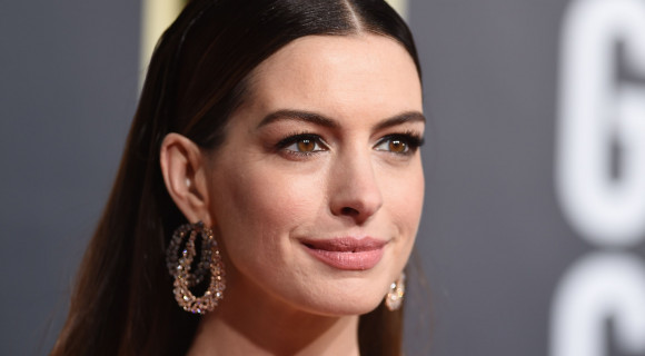 Anne Hathaway csábíthat az Eileen voltam feldolgozásában