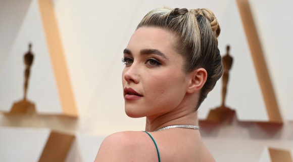 Florence Pugh játszhatja Irulan hercegnőt a Dűnében