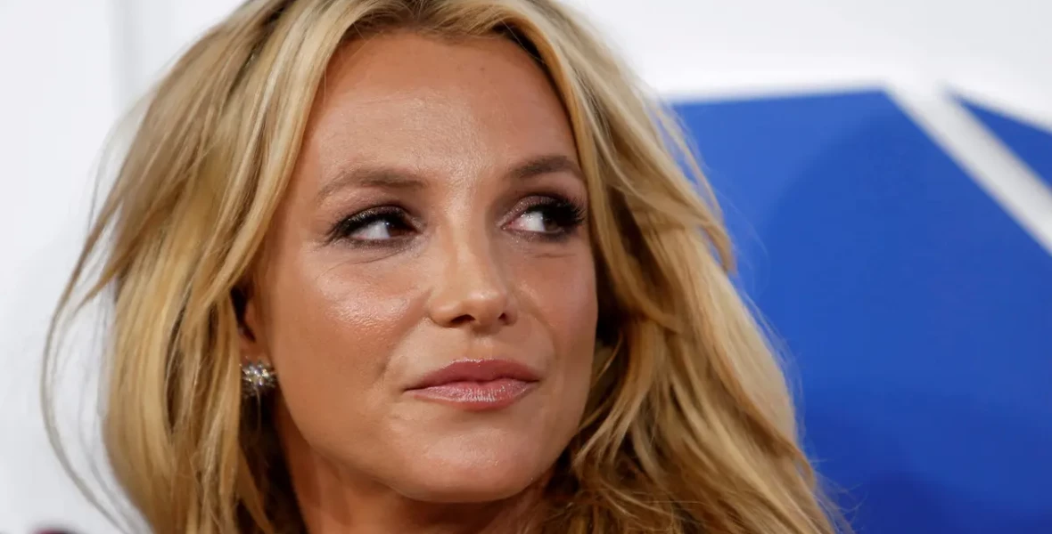 Britney Spears bocsánatot kért a könyvében megjelent megjegyzésekért