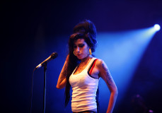 Amy Winehouse könyvtárát is kiállítják egy New York-i könyvvásáron