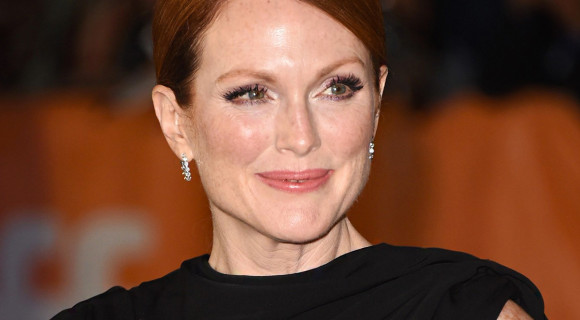 Julianne Moore főszereplésével készül az új Atwood-adaptáció