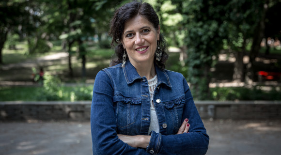 Berg Judit most Artúr király udvarában meséli el a két kis dínó kalandjait