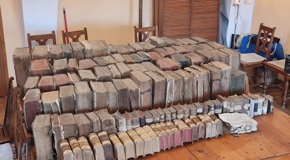 Ezeréves iratot is rejtett a medgyesi templom padlásán talált könyvgyűjtemény