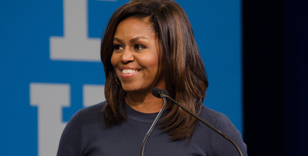 Michelle Obama kötésről, csalódásokról és a magassága miatti öntudatról is ír új könyvében