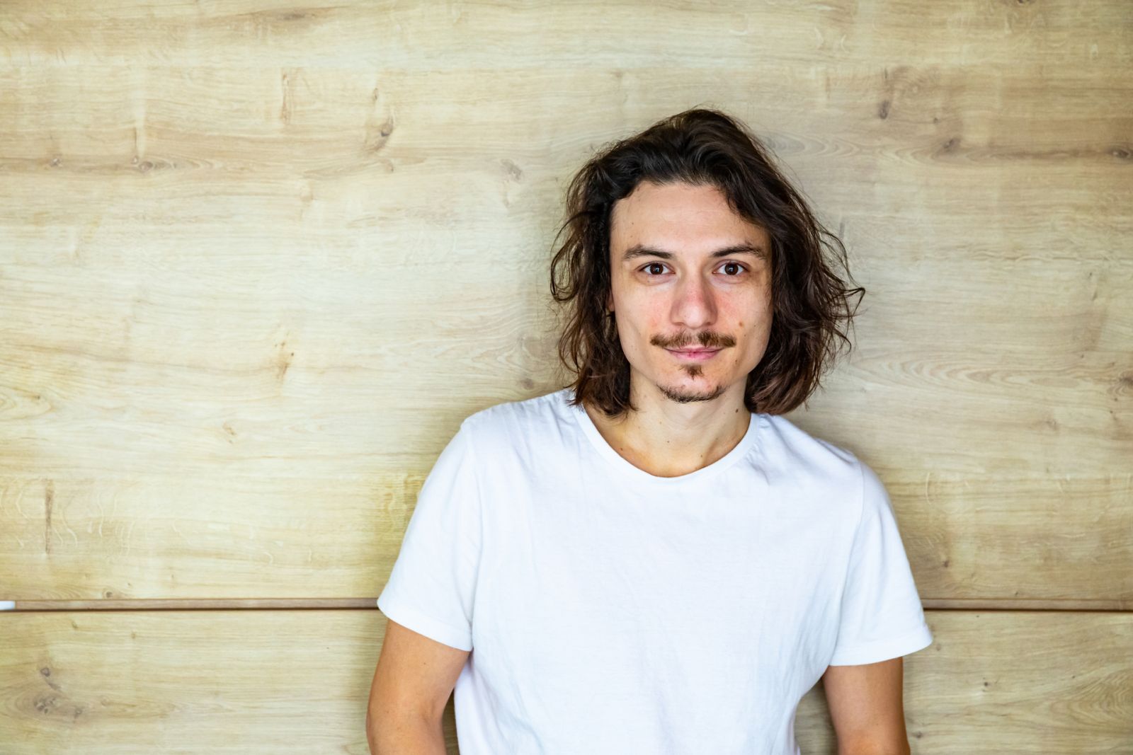 Balla Gergely: Ezen a nyelven tudok a legmélyebben kapcsolódni önmagamhoz/ a.dal.szöveg