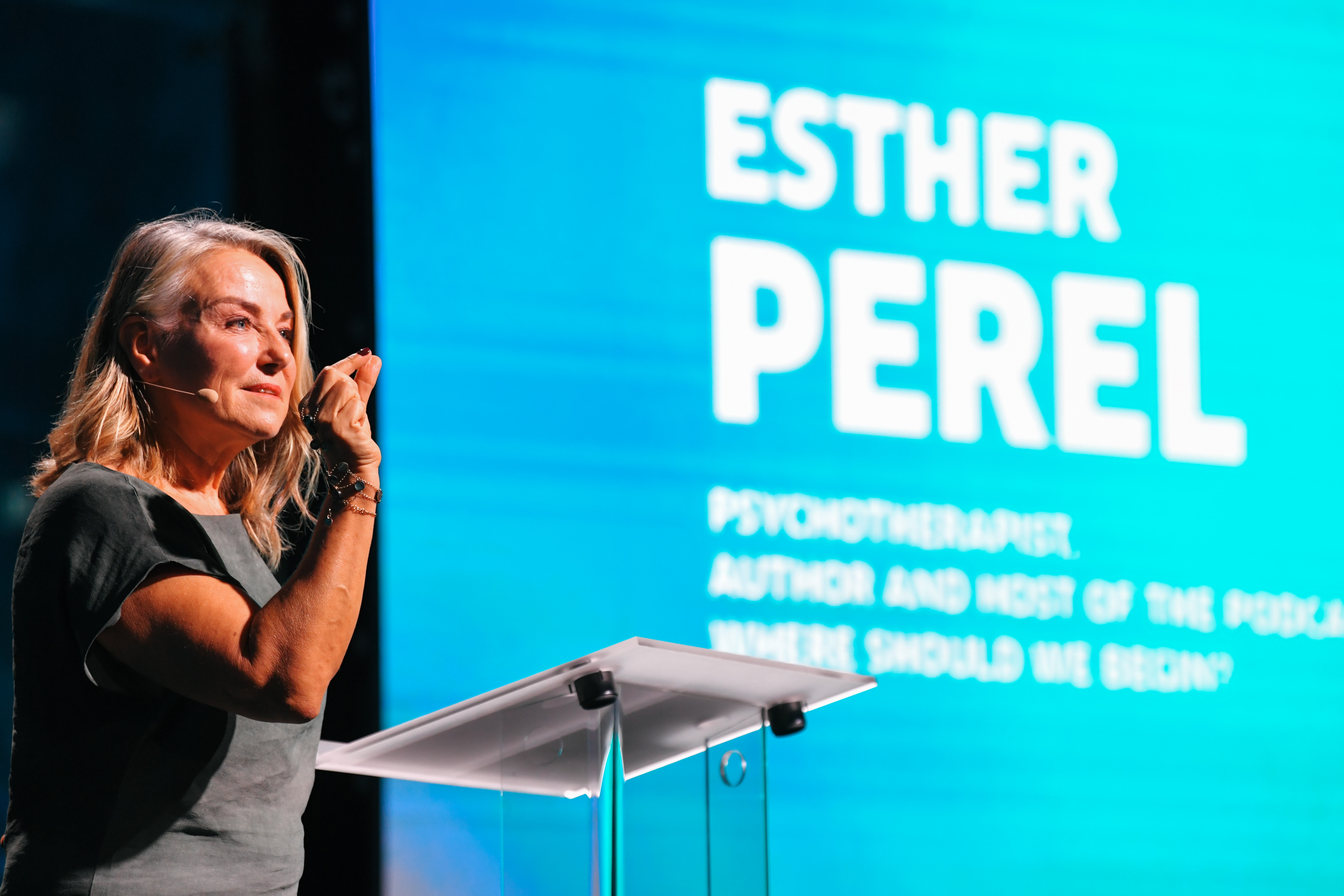 Esther Perel: A modern magány felfalja az életünket