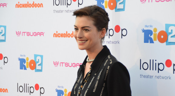 Anne Hathaway csábíthat az Eileen voltam feldolgozásában