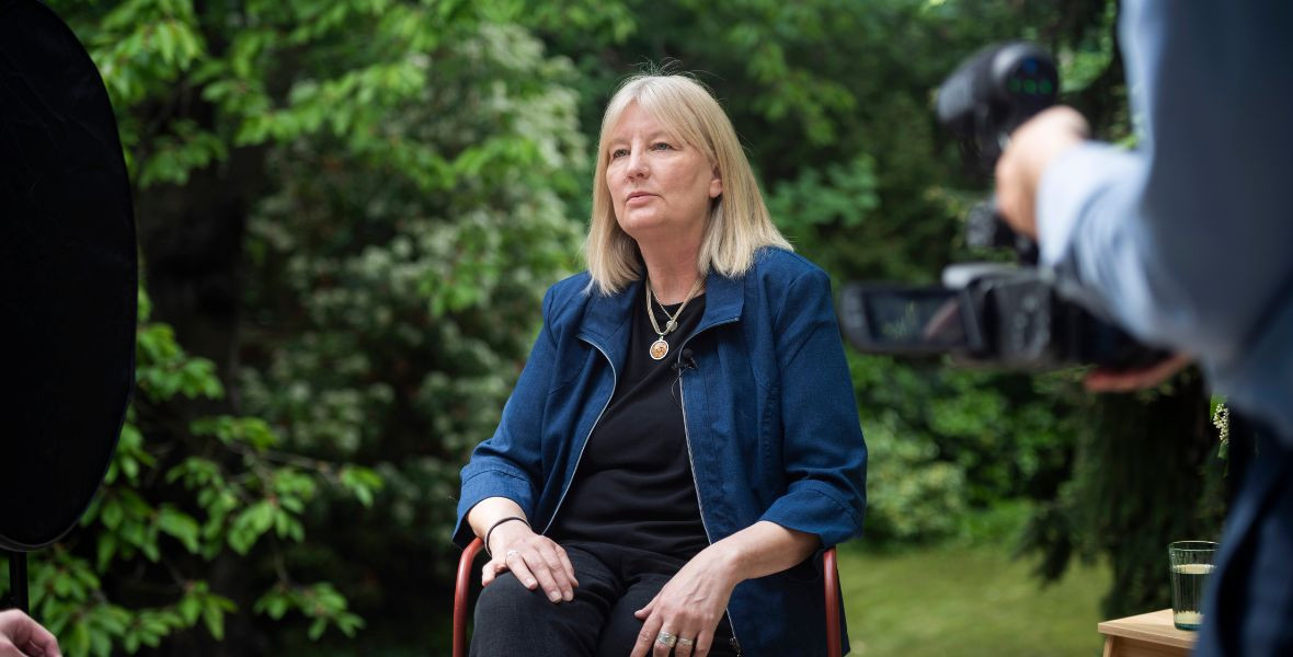 Karin Smirnoff: Be tudja valaki bizonyítani, hogy nem lehet beszélni a holtakkal?