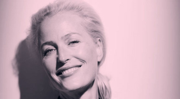 Gillian Anderson kedvenc könyvei erős, feminista női történetek