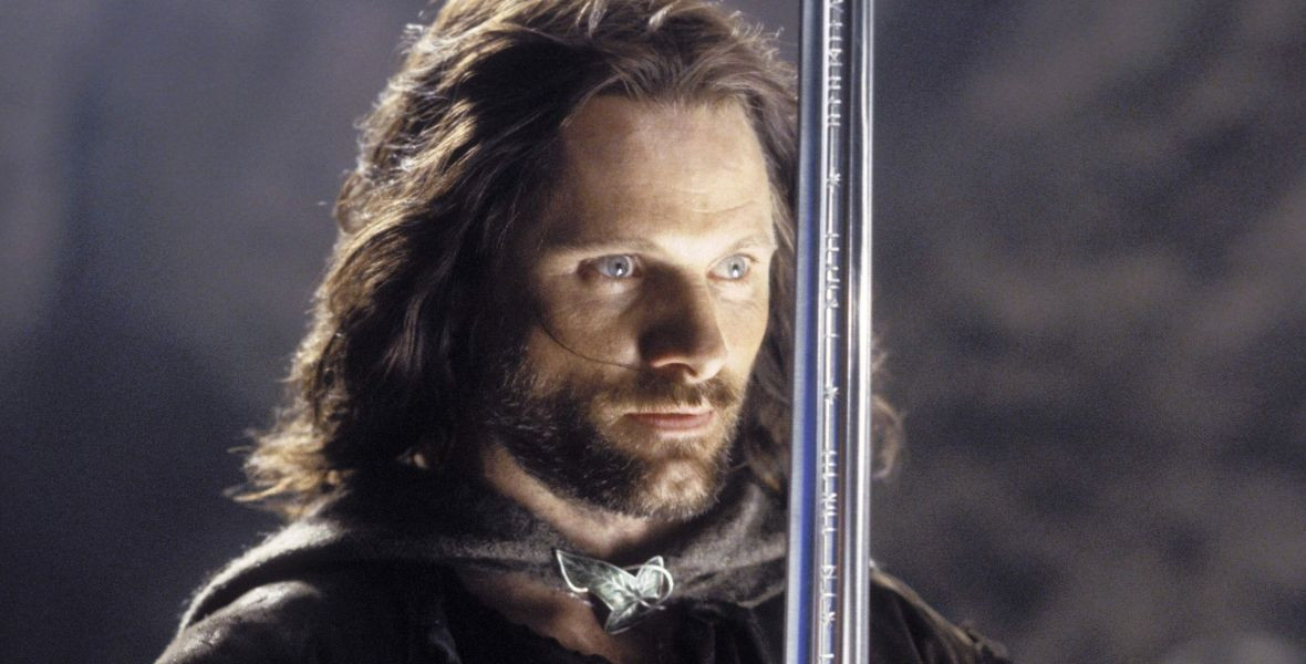 Mémgyanús: Gondor zászlaja is feltűnt a Kossuth téri tüntetésen