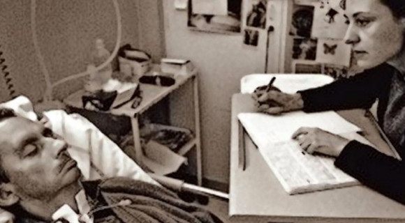 Pislogással diktált le egy teljes regényt