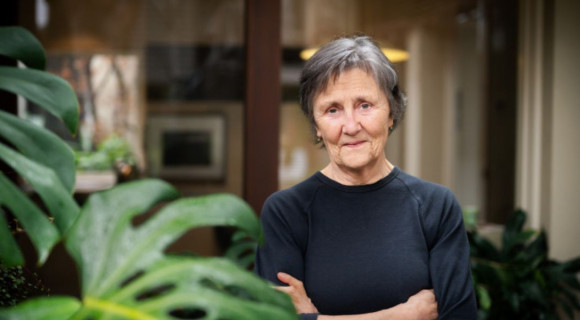 „Kegyetlen voltam vele” – Helen Garner megírta, milyen, amikor a barátod haldoklik