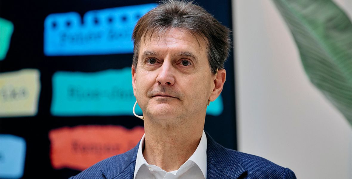 Jakabovics Tibor, az Equibrilyum Kiadó vezetője: A könyvek választanak ki minket