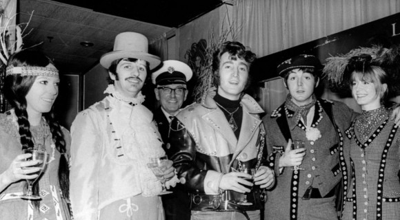 Korábban kiadatlan Beatles-számok és felvételek jelennek meg – 2 könyvet ajánlunk