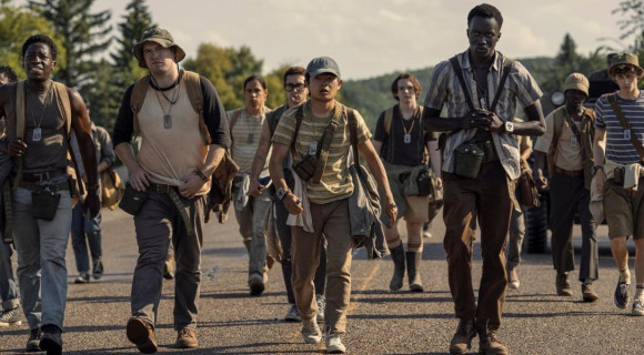 Stephen King sok vért akart látni A hosszú menetelés adaptációjában