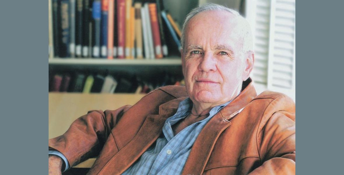 20 ezer kötet és westerncsizmák: ritka bepillantás Cormac McCarthy könyvtárába és otthonába