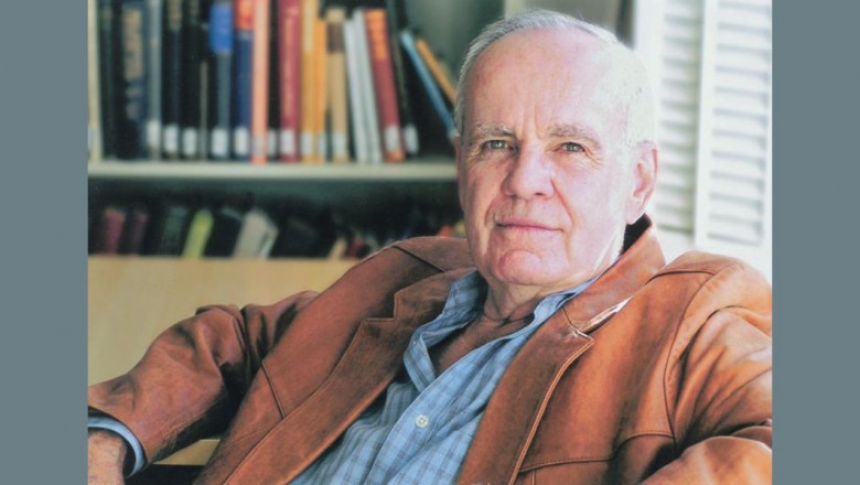 20 ezer kötet és westerncsizmák: ritka bepillantás Cormac McCarthy könyvtárába és otthonába