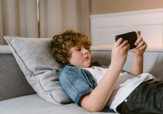 Még a búcsúlevelet is a ChatGPT írta: szülők perlik az AI-t gyerekeik öngyilkossága miatt