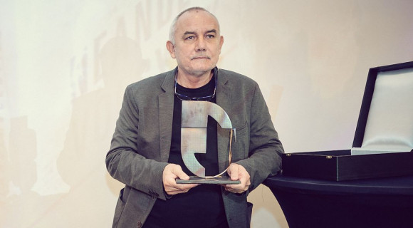 Darvasi László nyerte az első Esterházy Irodalmi Díjat