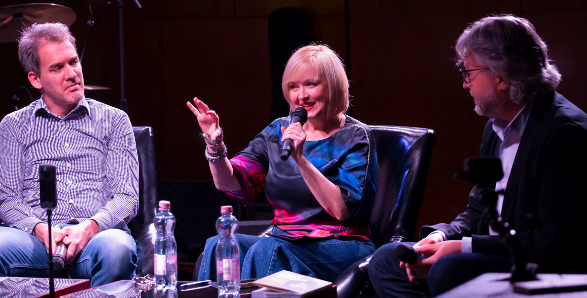 Darvasi Ferenc, Várkonyi Judit, Bősze Ádám - fotó: Juhász G. Tamás Akinek Frédi és Béni rímeit is köszönhetjük: Romhányi Józsefről portrékönyv jelent meg