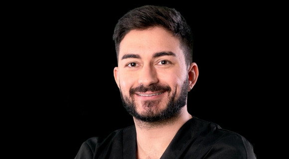 „A nagybátyám a műtét után többé nem volt önmaga” – interjú Dr. Jesús Martín-Fernández idegsebésszel