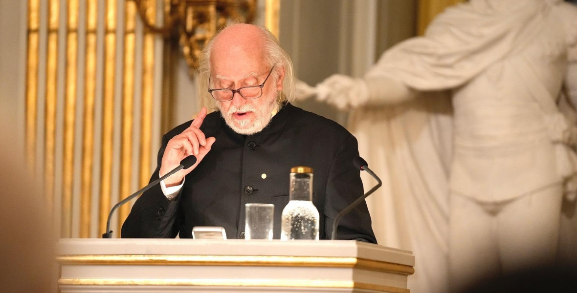 Krasznahorkai a magyar nyelvnek és Istennek is köszönetet mondott a Nobel-banketten