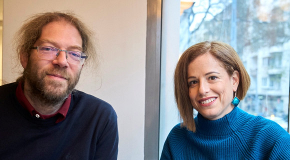 Senki sem akar csak a fióknak írni: ez a könyv megmutatja, miért fontos a művészmenedzsment