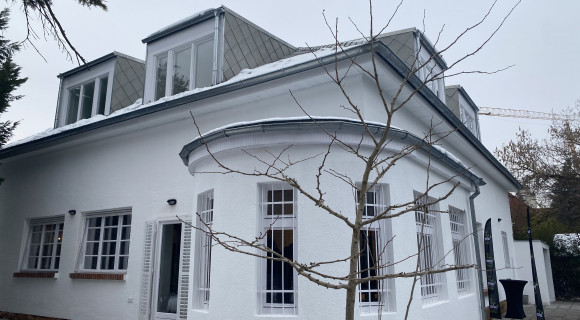 Miért villa? Bírálják Esterházy otthonának elnevezését