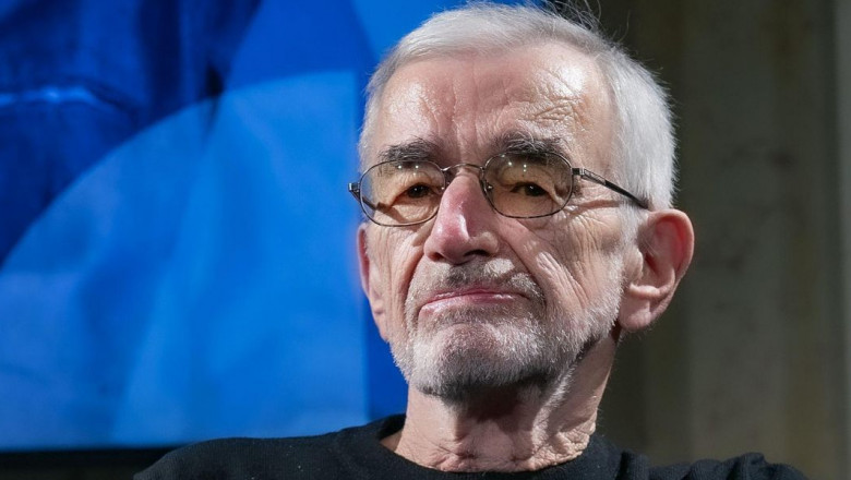 Bodor Ádám: Egy művésznek nem árt, ha egy kicsit különc