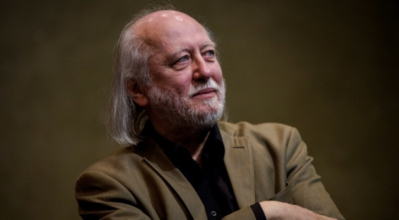 Krasznahorkai László megkapta a francia Művészetek és Irodalom Érdemrendje legmagasabb fokozatát