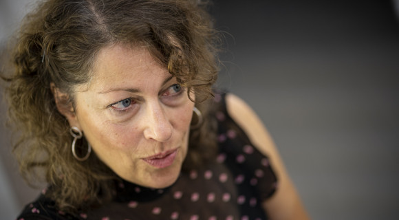 Elisabeth Åsbrink: A női jogok szempontjából hatalmas visszalépés következett a háború után