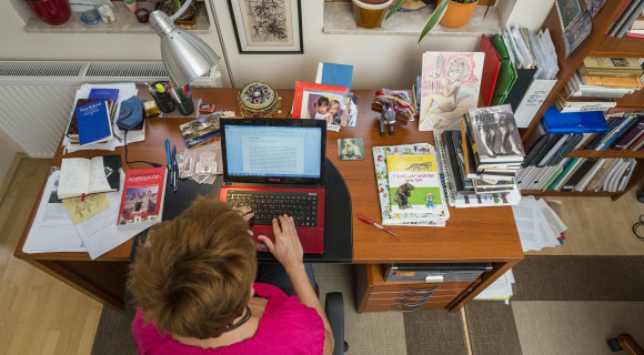 Így néz ki Kiss Noémi dolgozószobája
