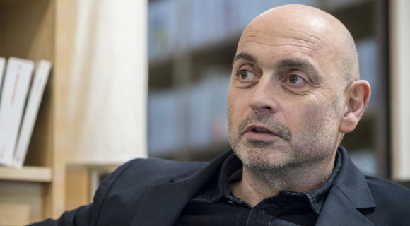 Serge Bloch: A ceruzám gondolkodik, én csak követem