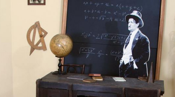 Kortárs írók felelnek Karinthy előtt