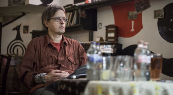 Fékezett loholás - Váratlan kérdések Garaczi Lászlóhoz