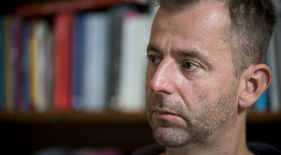 Grecsó Krisztián: A szenvedés története nekem nem segít, csak a gyöngeség felvállalása