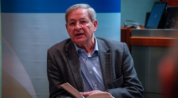 Nádas: Az embernek félre kell tennie a saját pozícióját