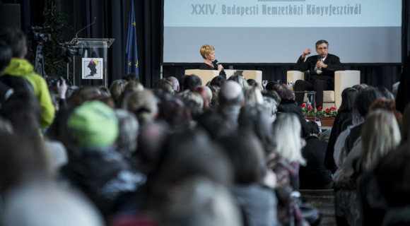 Orhan Pamuk: Azért írok regényeket, hogy megértsem a tőlem különböző embereket