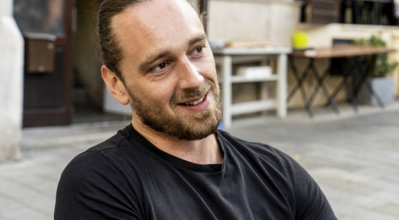 Simon Márton: Mint két összeütköző tankhajó felrobbanása [Ady 100]