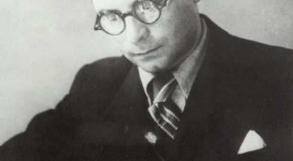 Ifj. Lomnici szerint vékony Szerb Antal irodalomtörténete, a nyilasok betiltották volna